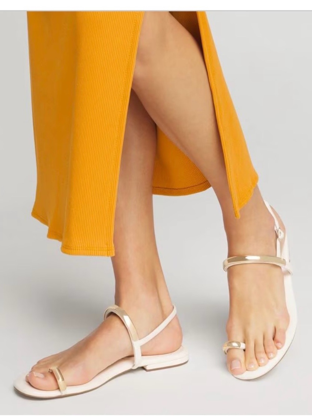 EUC White House Black Market White Gold-Accent Toe-Ring Sandals